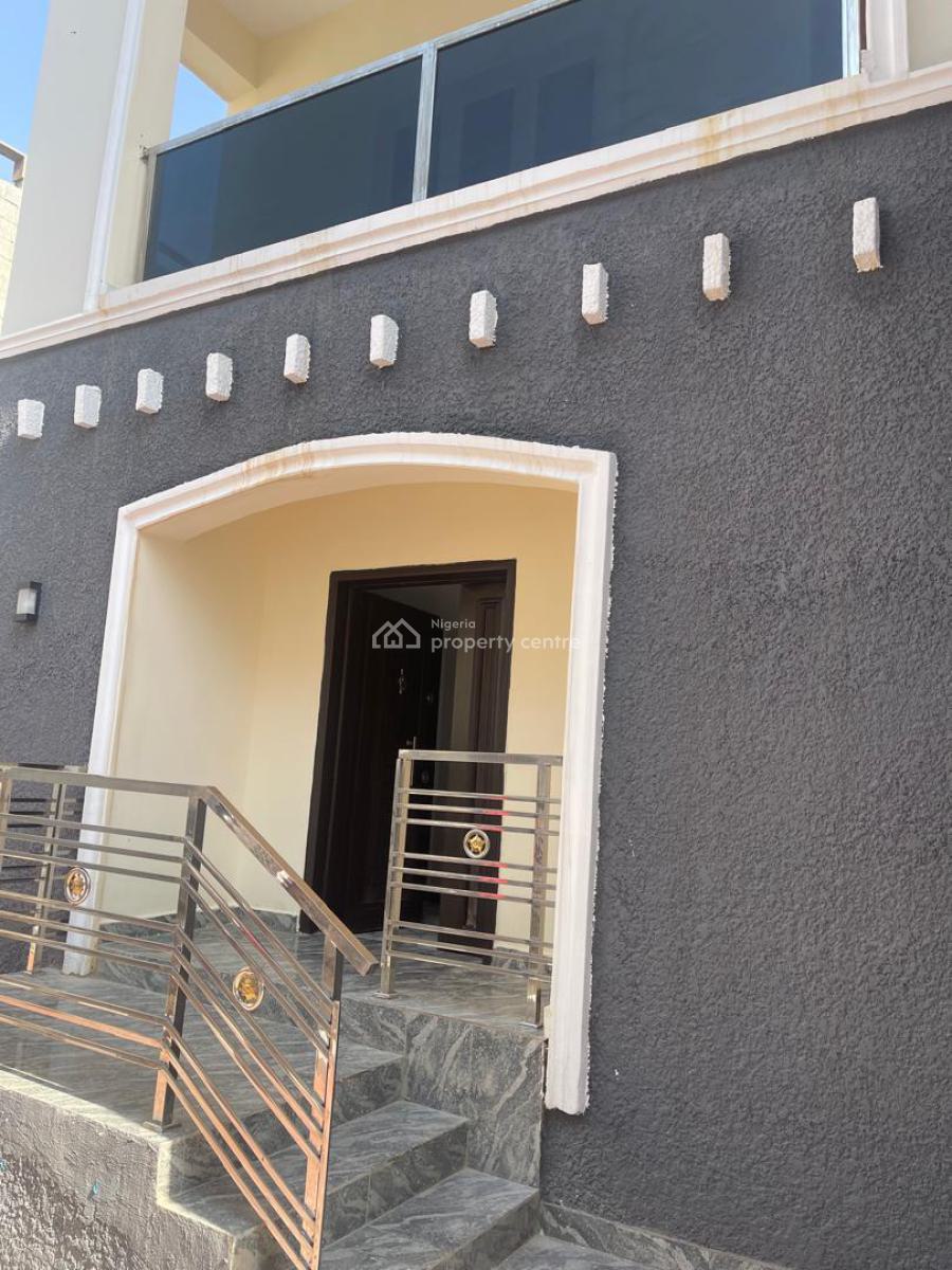 Distress 4 Bedrooms Fully Detached Duplex, Dawaki, Gwarinpa, Abuja, Detached Duplex for Sale