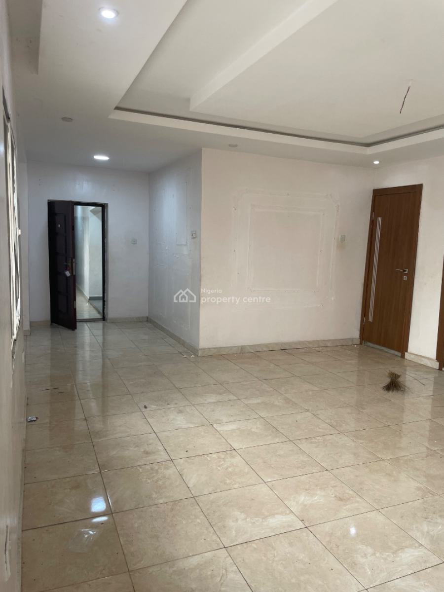 Executive Fully Finished Luxury 2 Bedrooms Flat, Upstairs, En-suite, Ramat Crescent, Gra, Ogudu, Lagos, Flat / Apartment for Rent