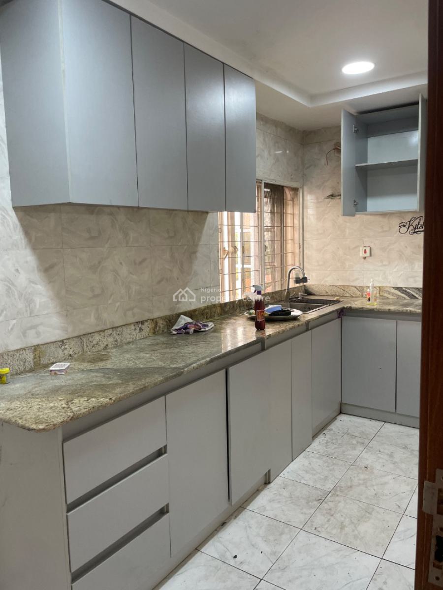 Executive Fully Finished Luxury 2 Bedrooms Flat, Upstairs, En-suite, Ramat Crescent, Gra, Ogudu, Lagos, Flat / Apartment for Rent