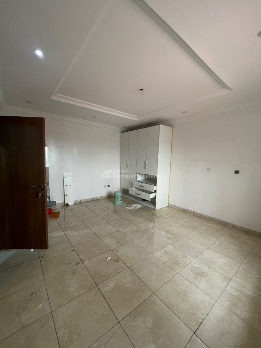 Executive Fully Finished Luxury 2 Bedrooms Flat, Upstairs, En-suite, Ramat Crescent, Gra, Ogudu, Lagos, Flat / Apartment for Rent