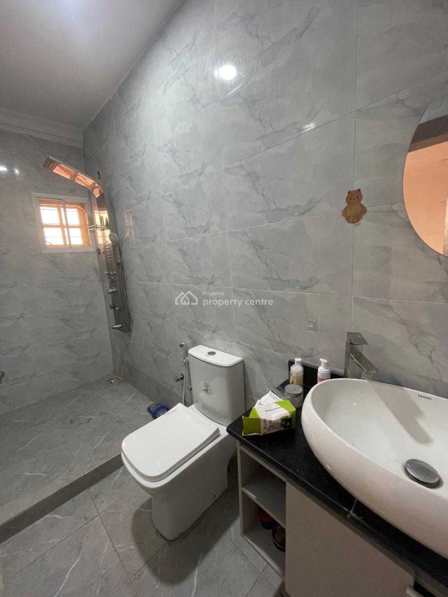 Executive Fully Finished Luxury 2 Bedrooms Flat, Upstairs, En-suite, Ramat Crescent, Gra, Ogudu, Lagos, Flat / Apartment for Rent