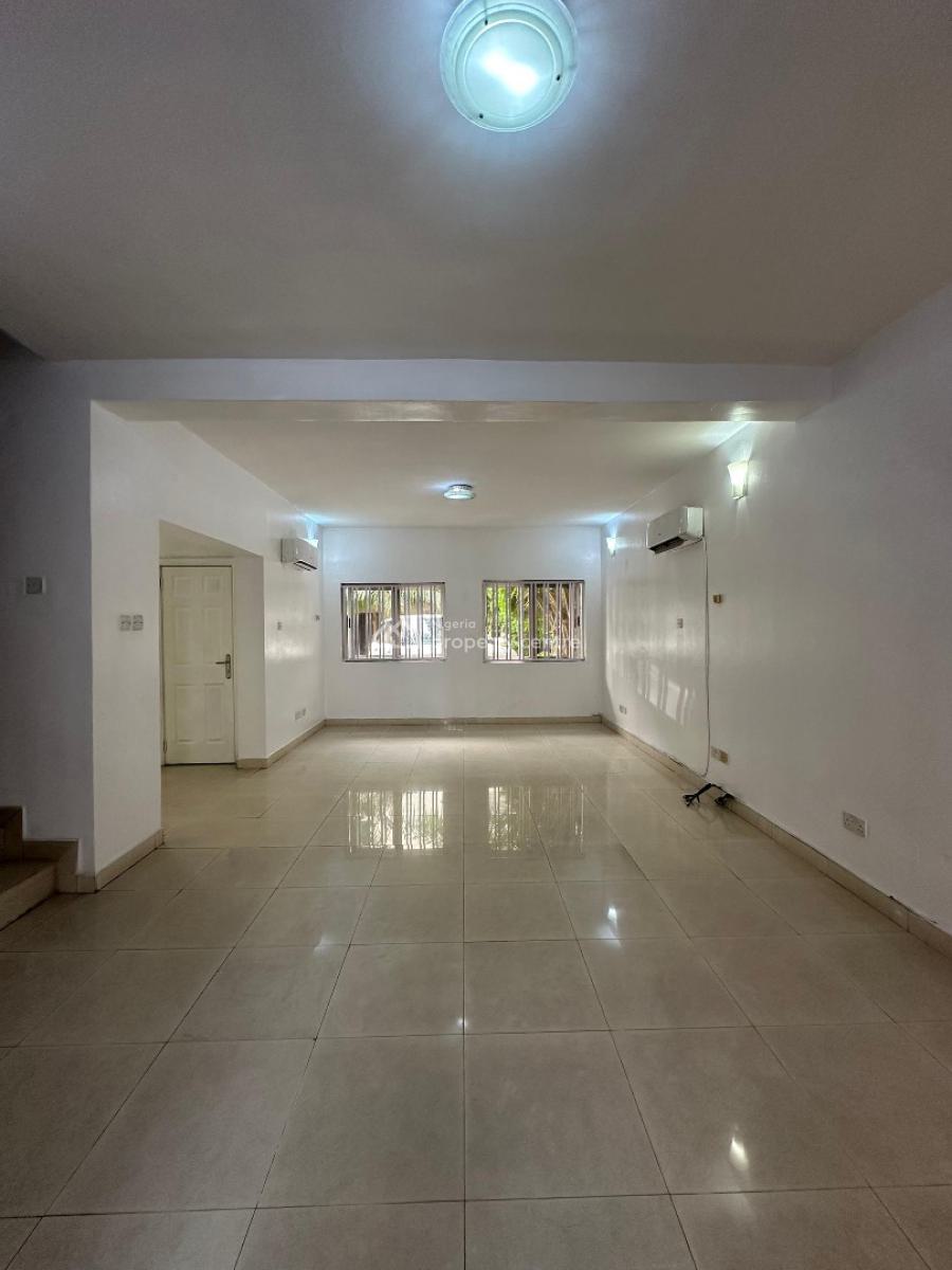 Well-finished 4-bedroom Duplex with Bq, Lekki Phase 1, Lekki, Lagos, Terraced Duplex for Rent
