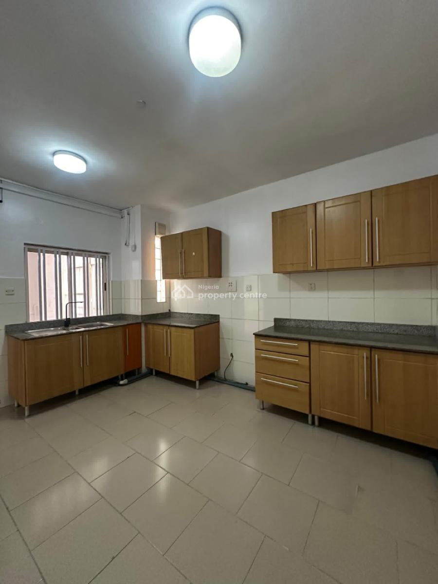 Well-finished 4-bedroom Duplex with Bq, Lekki Phase 1, Lekki, Lagos, Terraced Duplex for Rent
