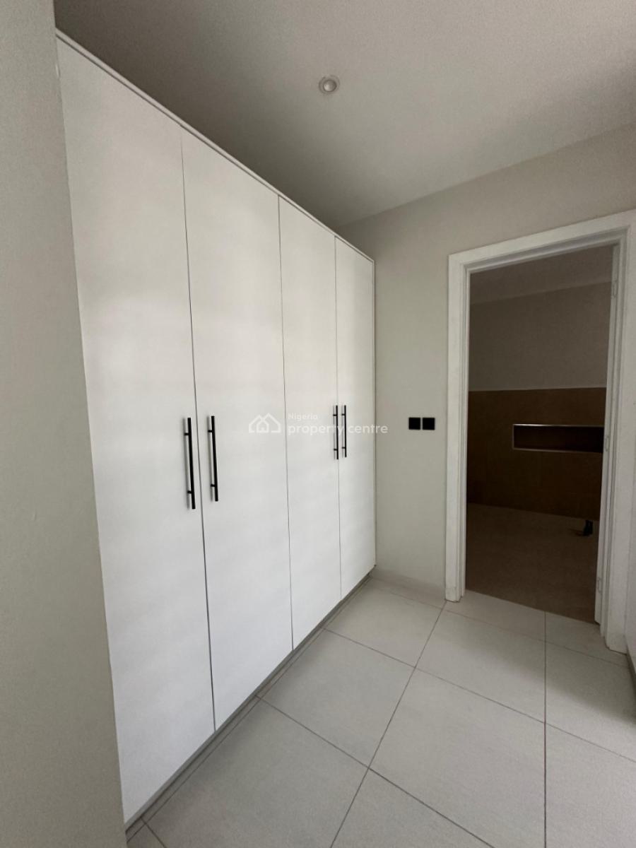 Tastefully Finished Serviced 4 Bedroom Terrace with a Room Bq, Lekki Phase 1, Lekki, Lagos, Terraced Duplex for Sale