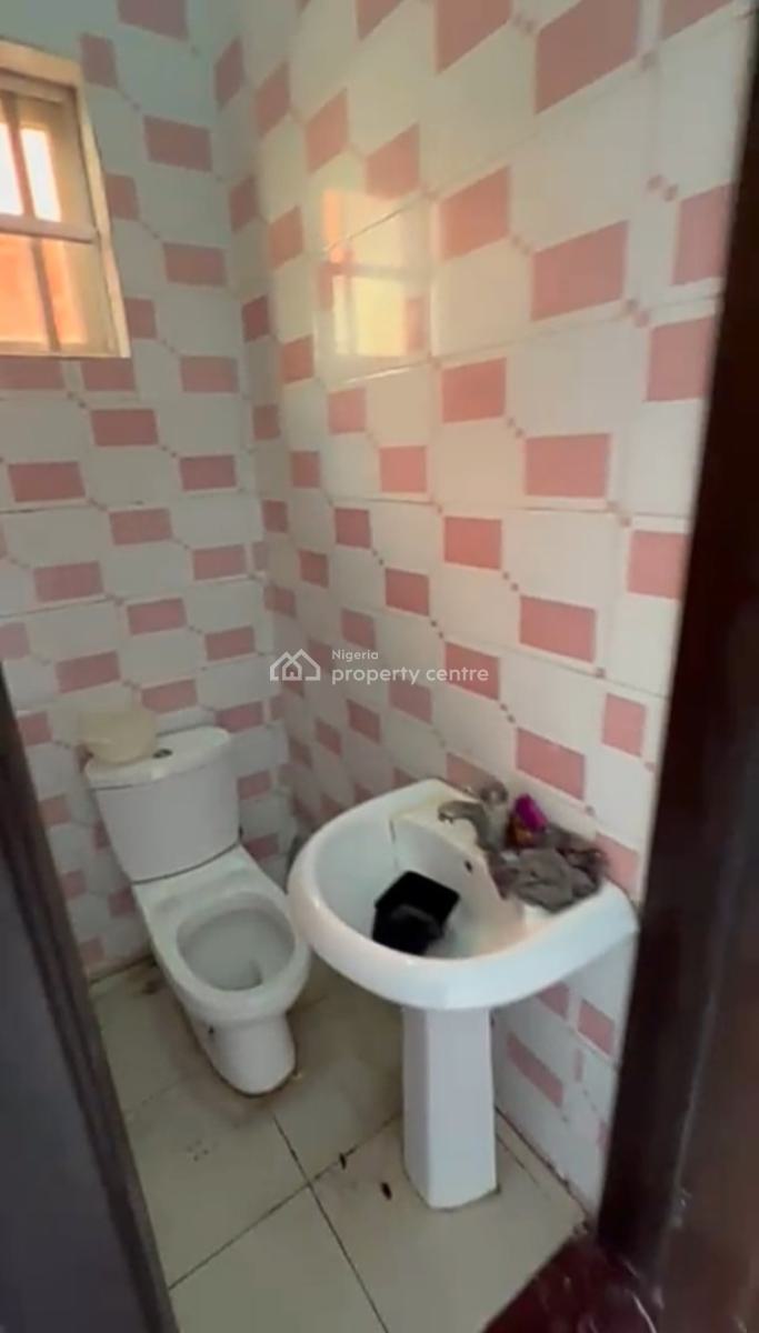 Luxury and Spacious Miniflat with Guest Toilet  in a Serene Estate, Chevron, Bera Estate, Lekki, Lagos, Mini Flat (room and Parlour) for Rent