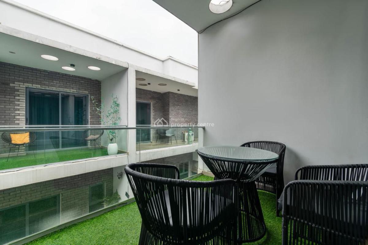 Luxurious 2 Bedroom Maisonette Penthouse with Ps5, Lekki Phase 1, Lekki, Lagos, Flat / Apartment Short Let