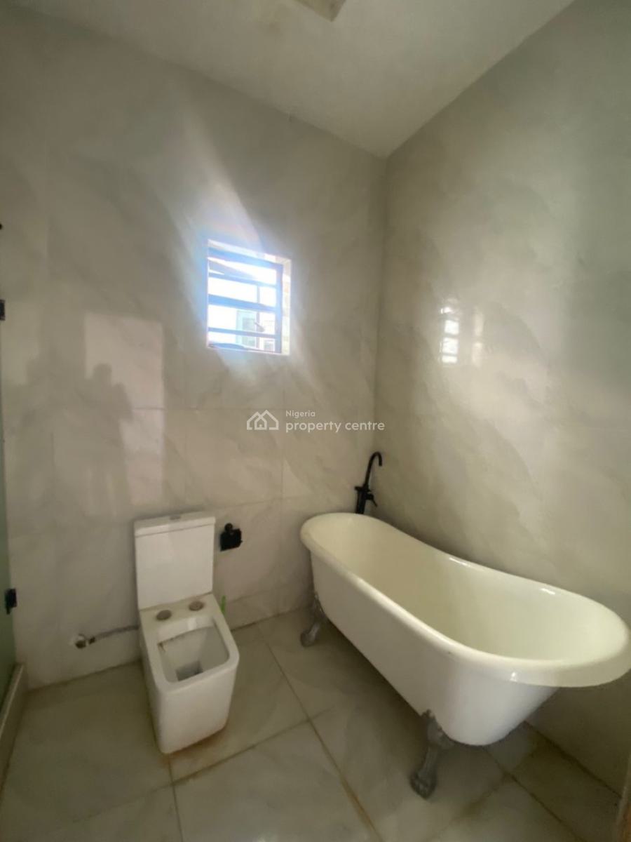 Room Space in a 4bedroom Duplex, Ikota Estate, Ikota, Lekki, Lagos, Flat / Apartment for Rent