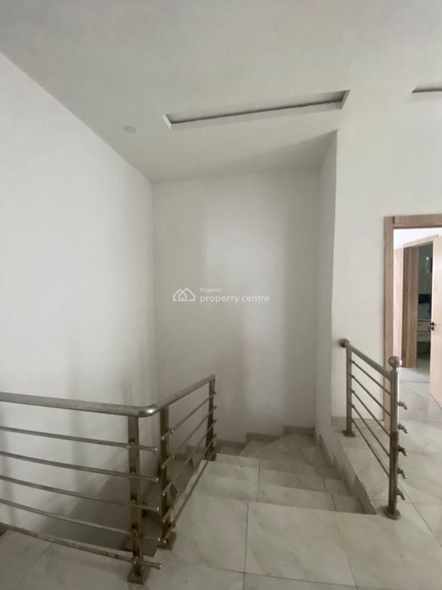 Room Space in a 4bedroom Duplex, Ikota Estate, Ikota, Lekki, Lagos, Flat / Apartment for Rent
