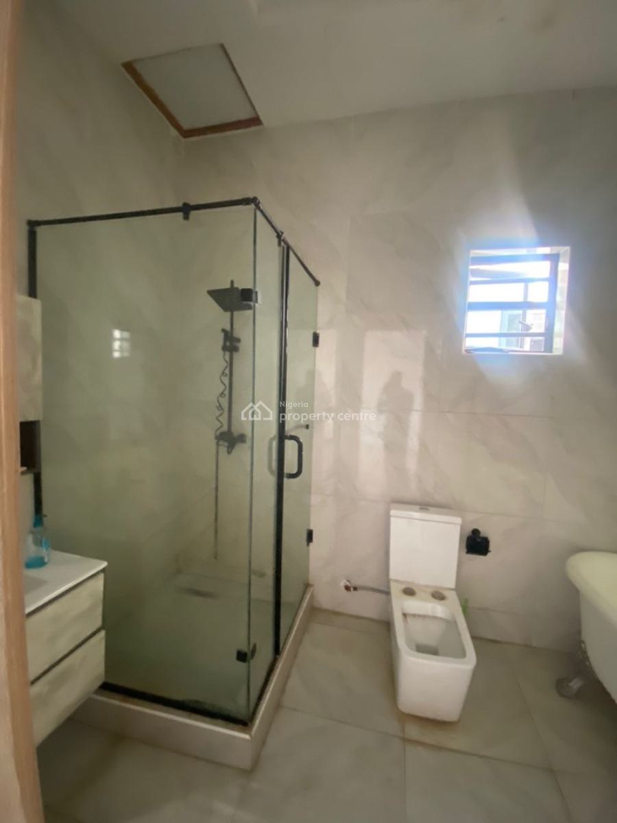 Room Space in a 4bedroom Duplex, Ikota Estate, Ikota, Lekki, Lagos, Flat / Apartment for Rent