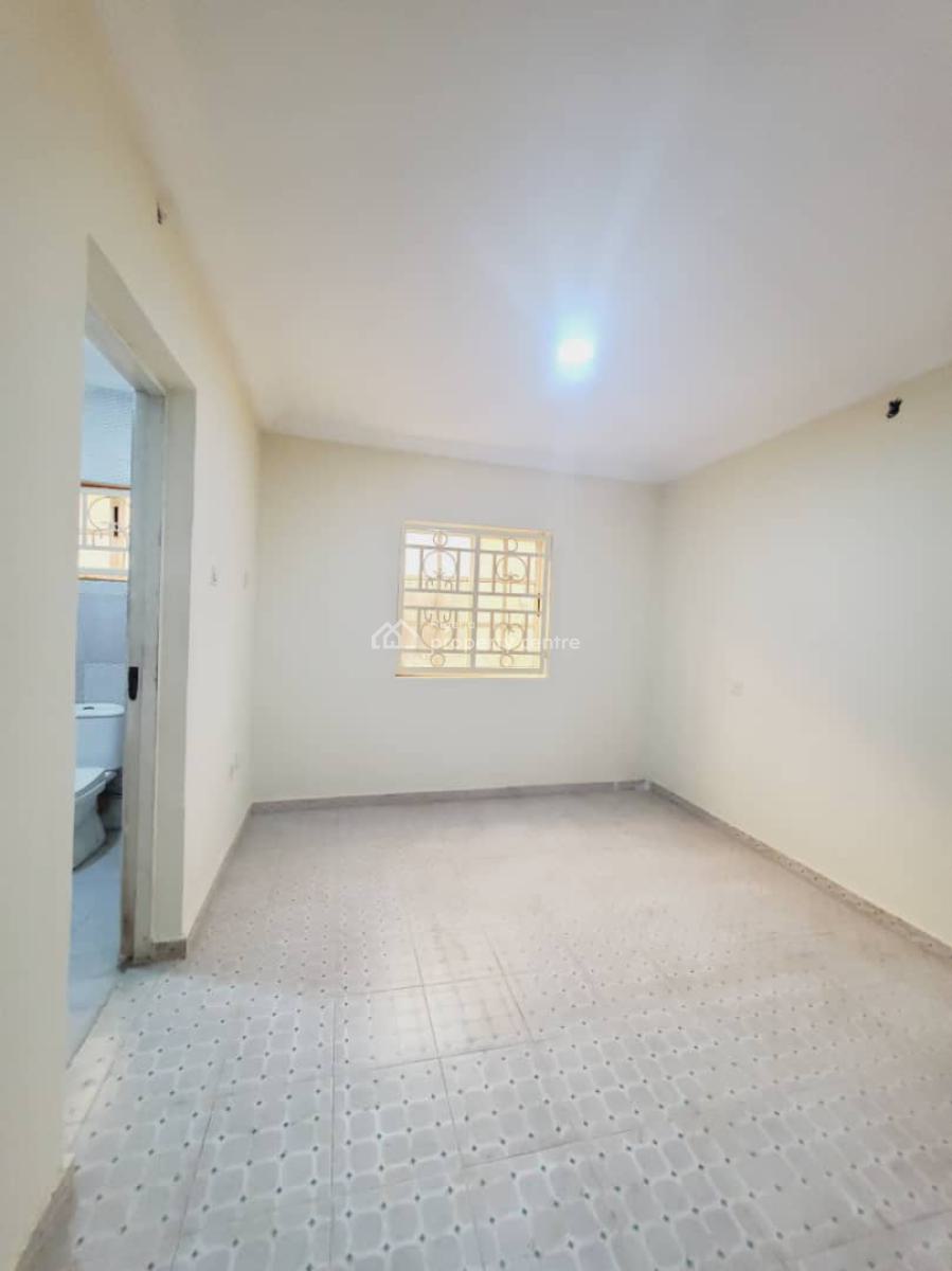 Luxurious Massive 3 Bedroom Bungalow, Near Gaduwa Junction, Gaduwa, Abuja, Detached Bungalow for Rent