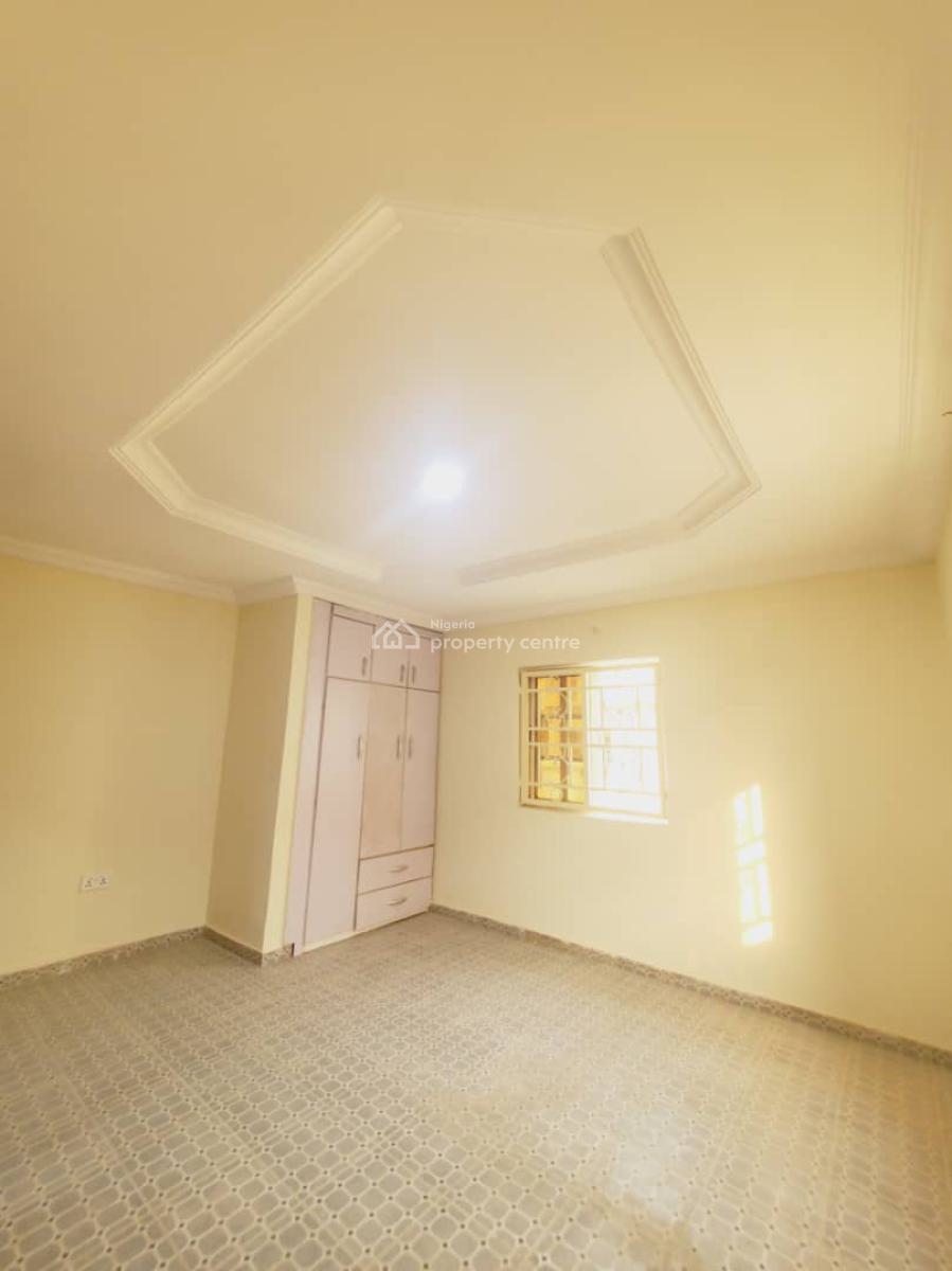 Luxurious Massive 3 Bedroom Bungalow, Near Gaduwa Junction, Gaduwa, Abuja, Detached Bungalow for Rent