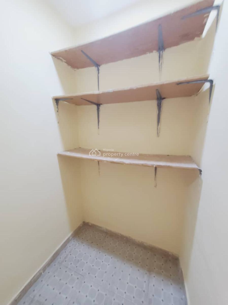 Luxurious Massive 3 Bedroom Bungalow, Near Gaduwa Junction, Gaduwa, Abuja, Detached Bungalow for Rent