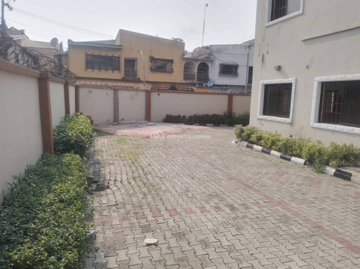 Massively  Built 7 Bedroom Semi Detached Duplex with 2 Rooms B.q, Ikeja Gra, Ikeja, Lagos, Semi-detached Duplex for Rent