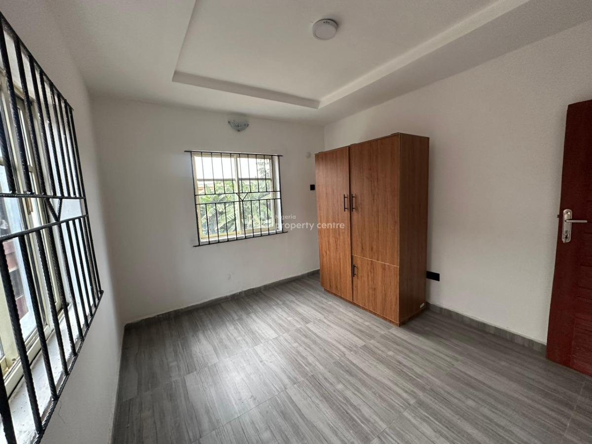2 Bedroom Flat, Canoe Bustop, Oke Afa, Isolo, Lagos, Flat / Apartment for Rent