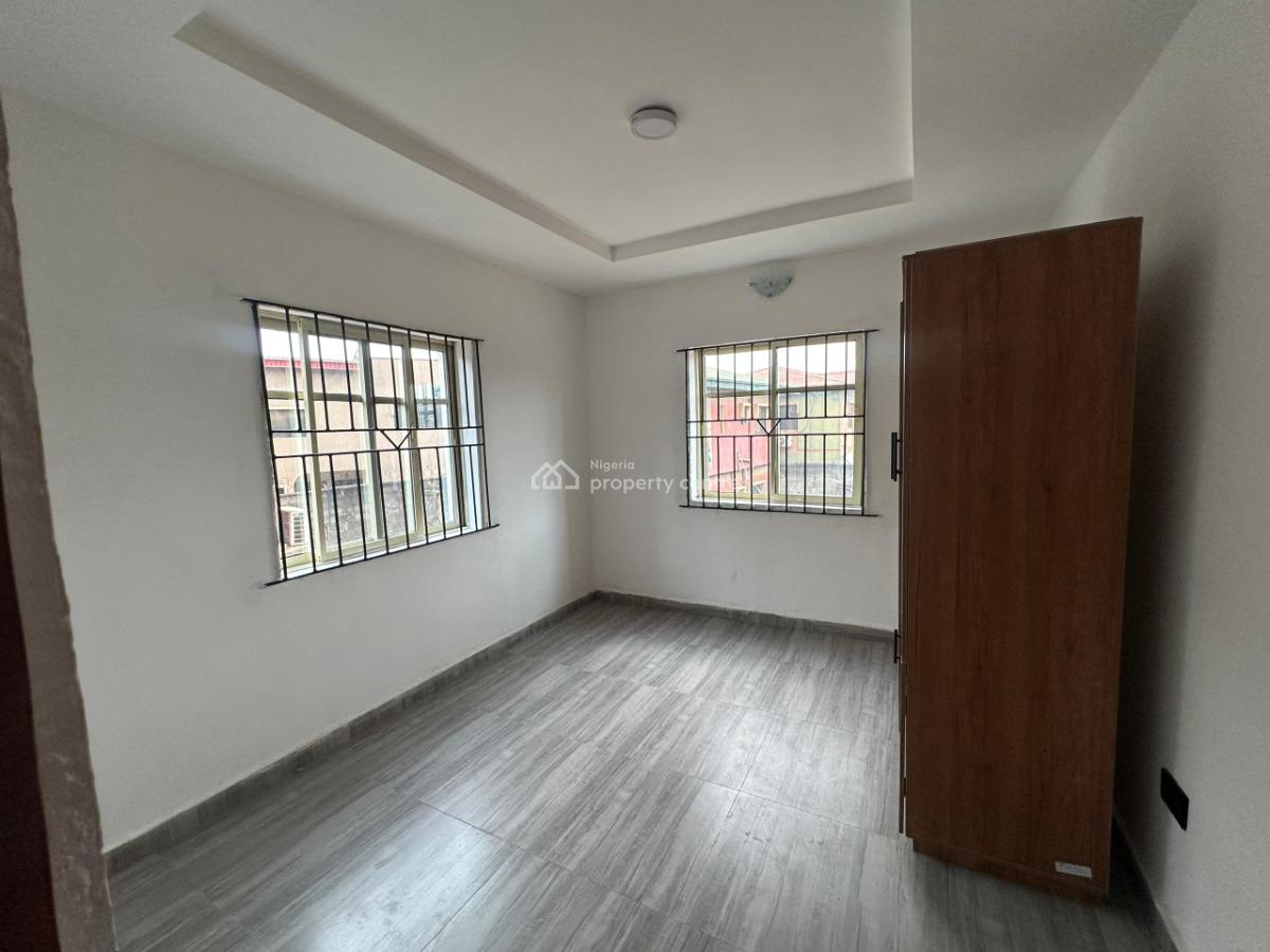 2 Bedroom Flat, Canoe Bustop, Oke Afa, Isolo, Lagos, Flat / Apartment for Rent