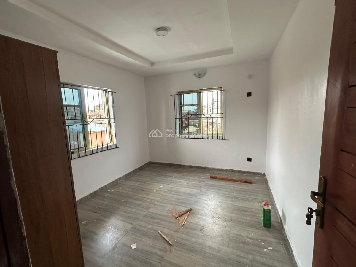 2 Bedroom Flat, Canoe Bustop, Oke Afa, Isolo, Lagos, Flat / Apartment for Rent