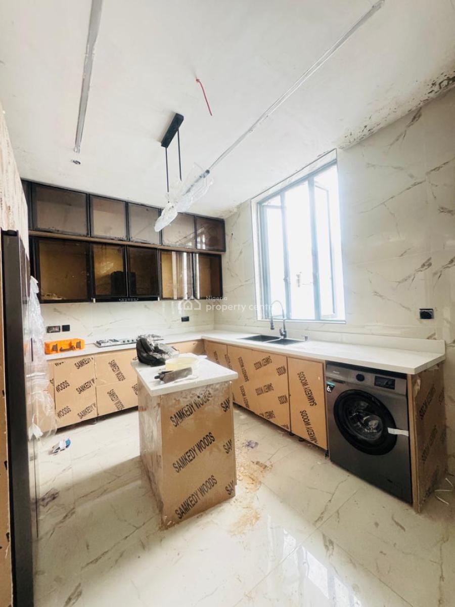 Spacious 5 Bedrooms Detached Duplex with Bq, Lekki Phase 1, Lekki, Lagos, Detached Duplex for Sale