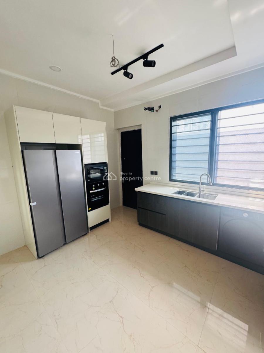 Spacious 5 Bedrooms Semi Detached Duplex, Rooftop with Swimming Pool, Lekki Phase 1, Lekki, Lagos, Semi-detached Duplex for Sale