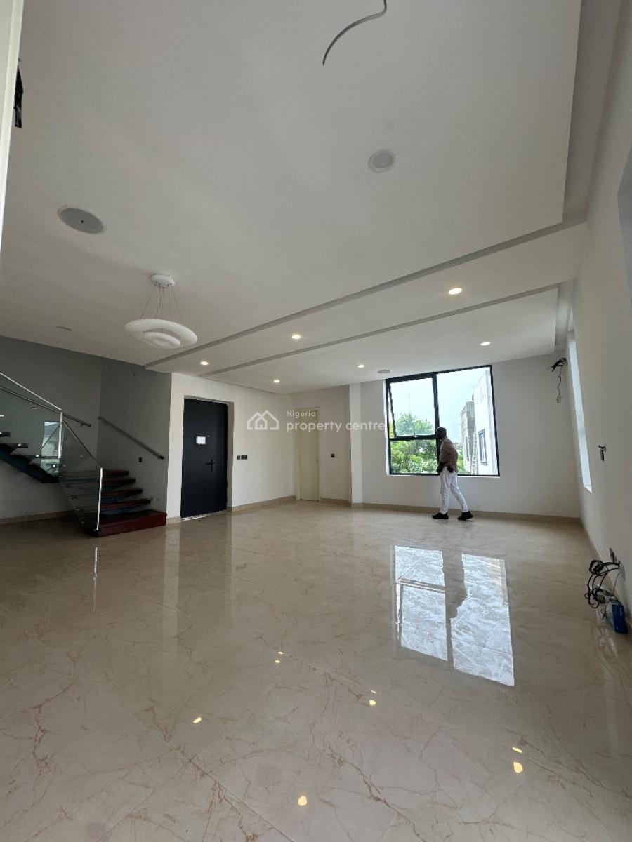 Spacious 4bedrooms Maisonette Duplex, Rooftop with Swimming Pool, Lekki Phase 1, Lekki, Lagos, Semi-detached Duplex for Sale