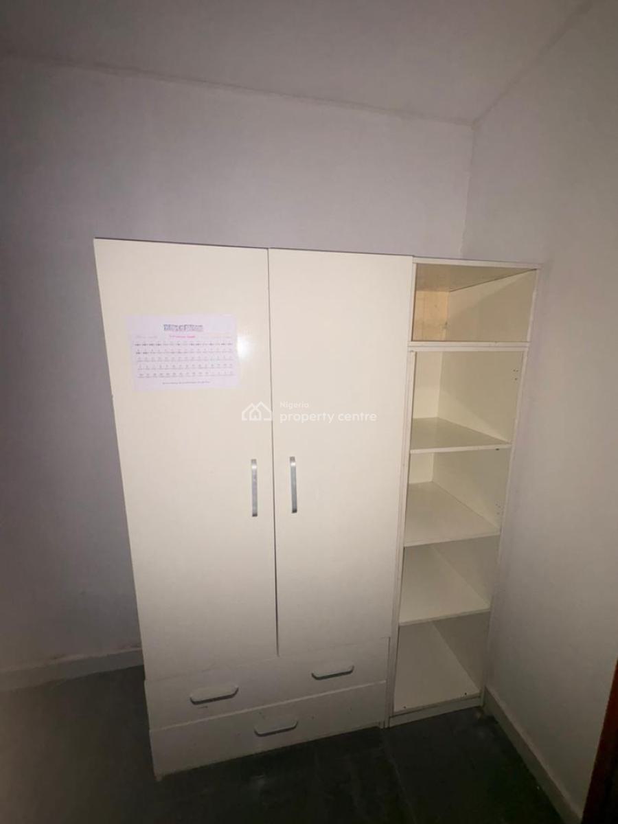Spacious 1 Bedroom with Good Fittings in a Well Secured Location, Lekki Phase 1, Lekki, Lagos, Mini Flat (room and Parlour) for Rent