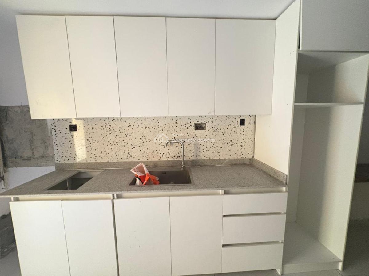 Spacious 1 Bedroom with Good Fittings in a Well Secured Location, Lekki Phase 1, Lekki, Lagos, Mini Flat (room and Parlour) for Rent