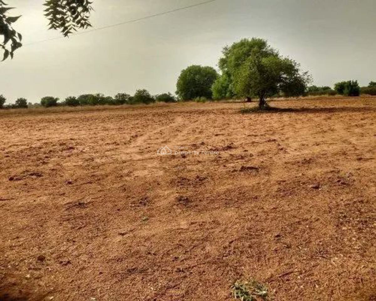 100 Hectares Mixed-used (comprehensive Dev.) Land with C of O Handy, Guzape Main, Guzape District, Abuja, Mixed-use Land for Sale