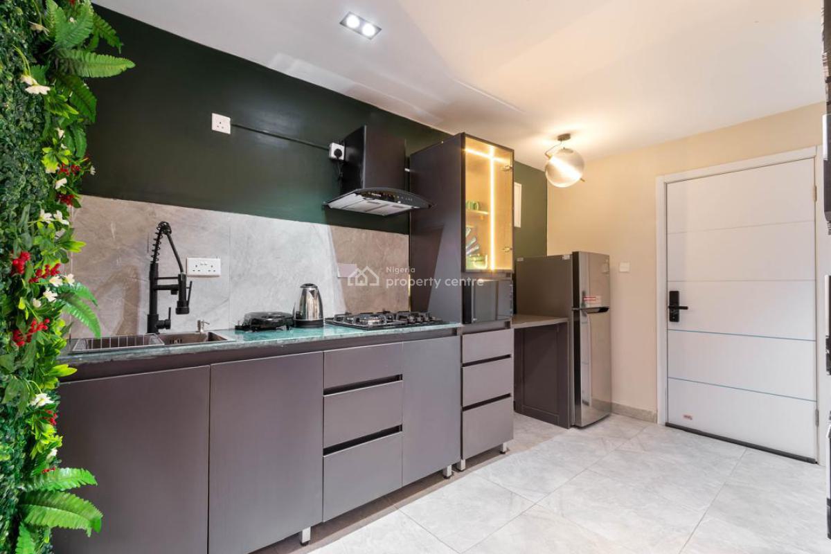 Exquisite Furnished Mini Flat with Modern Amenities, Off Admiralty, Lekki Phase 1, Lekki, Lagos, Flat / Apartment for Rent