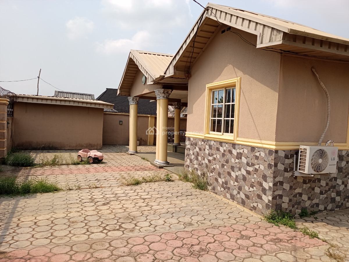 4 Bedroom Bungalow with Bq, Emily Off Bayeku Road, Igbogbo, Ikorodu, Lagos, Detached Bungalow for Sale