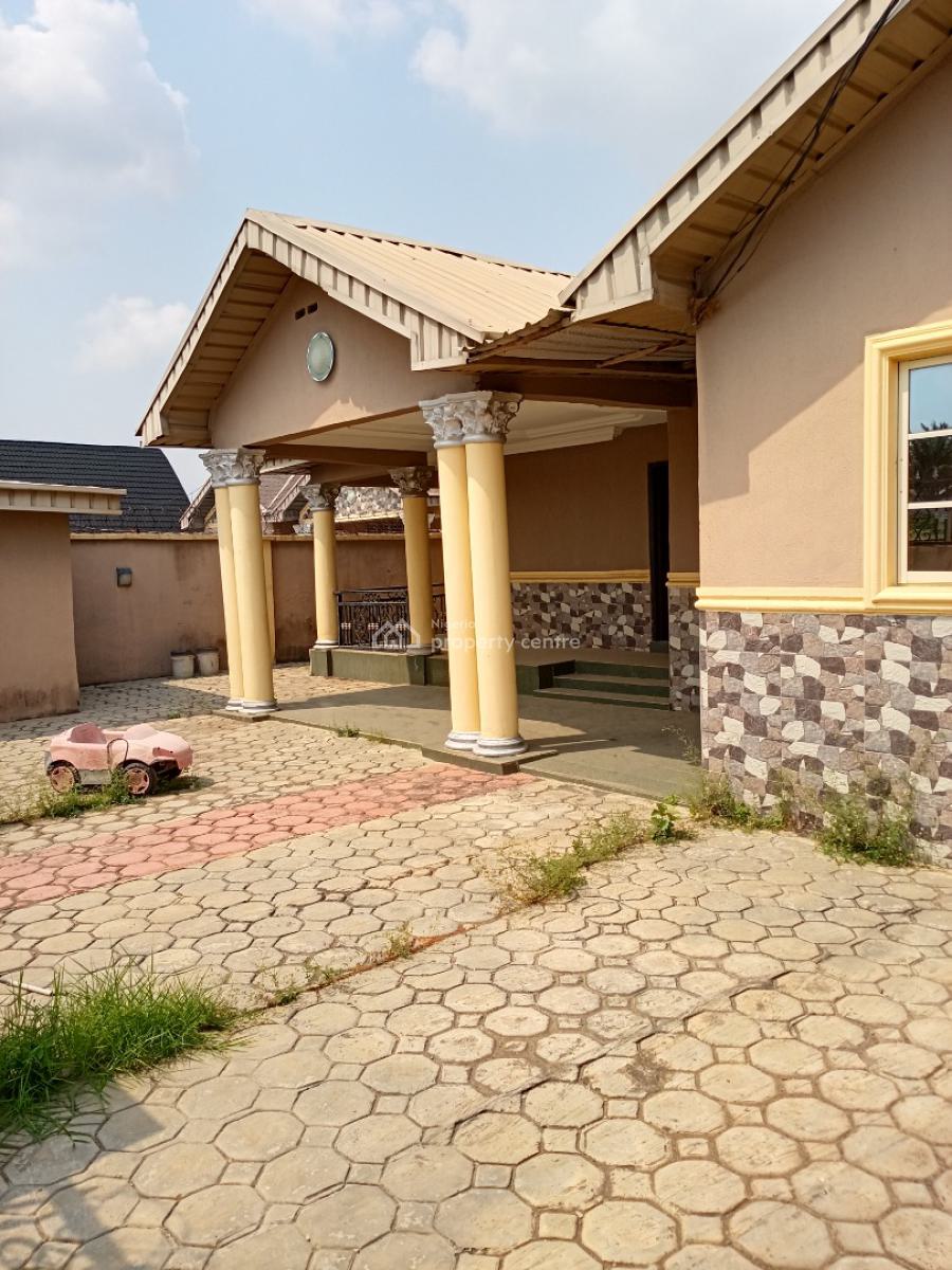 4 Bedroom Bungalow with Bq, Emily Off Bayeku Road, Igbogbo, Ikorodu, Lagos, Detached Bungalow for Sale