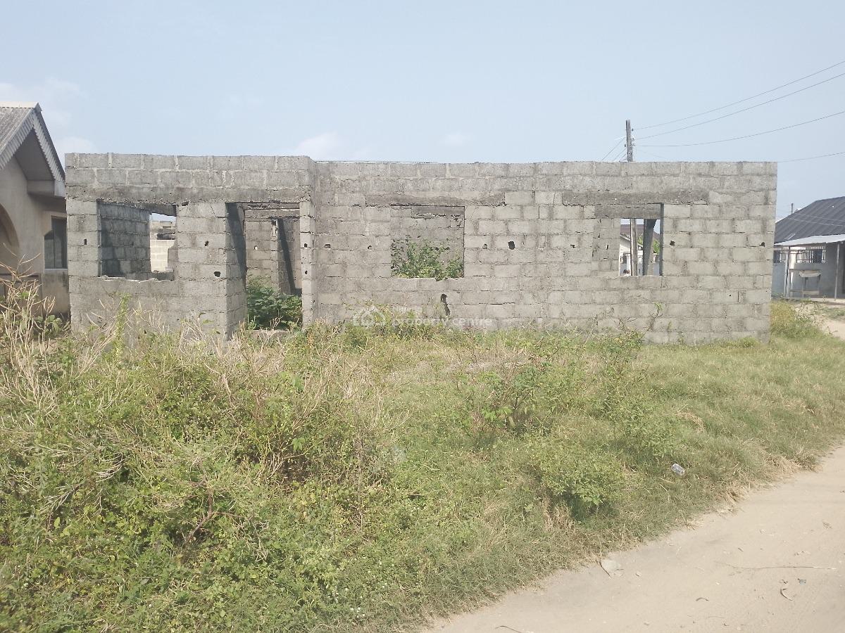 6 Bedroom with Bq, Maternity Off Bayeku Road, Igbogbo, Ikorodu, Lagos, Detached Bungalow for Sale