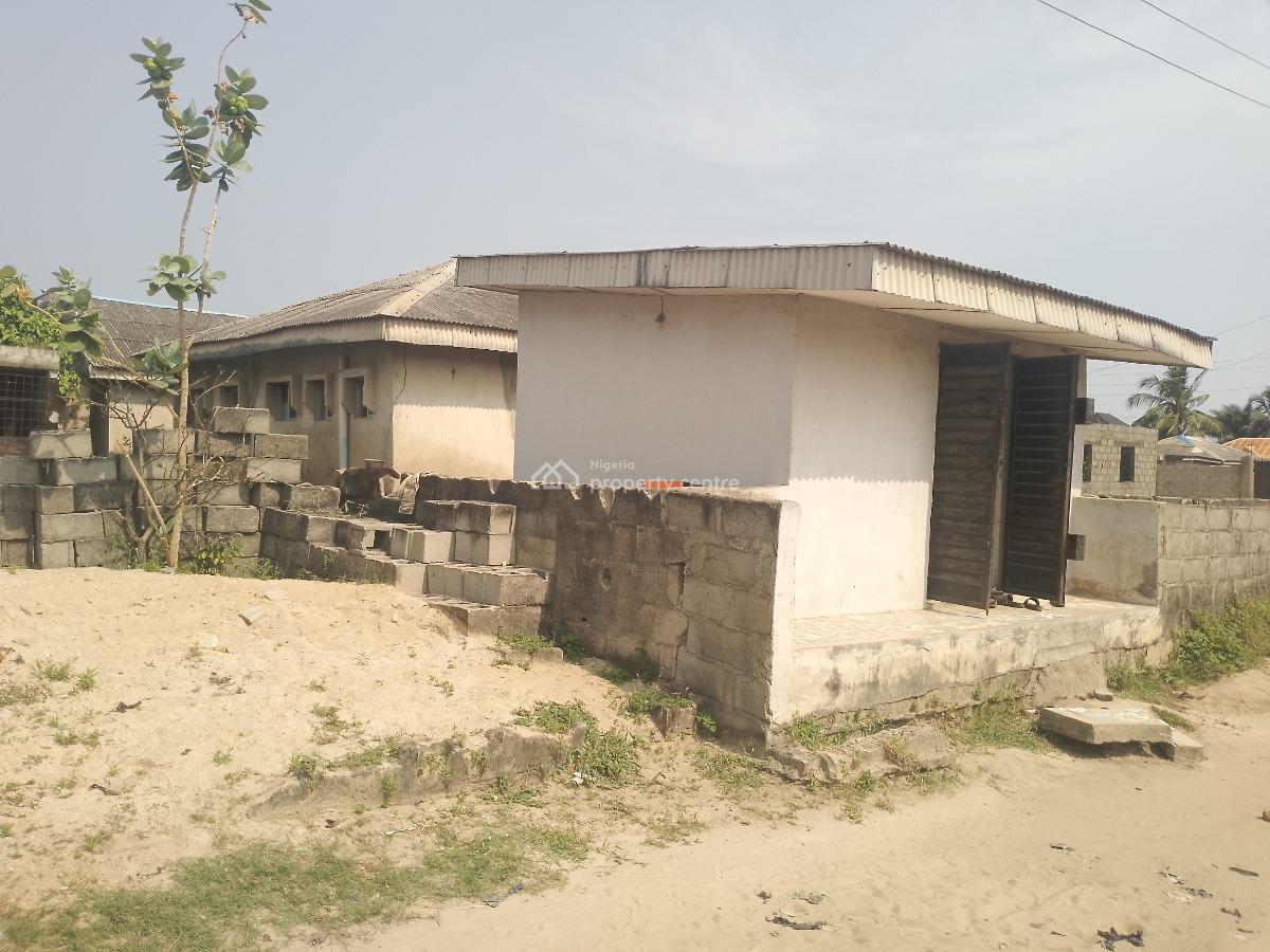 6 Bedroom with Bq, Maternity Off Bayeku Road, Igbogbo, Ikorodu, Lagos, Detached Bungalow for Sale