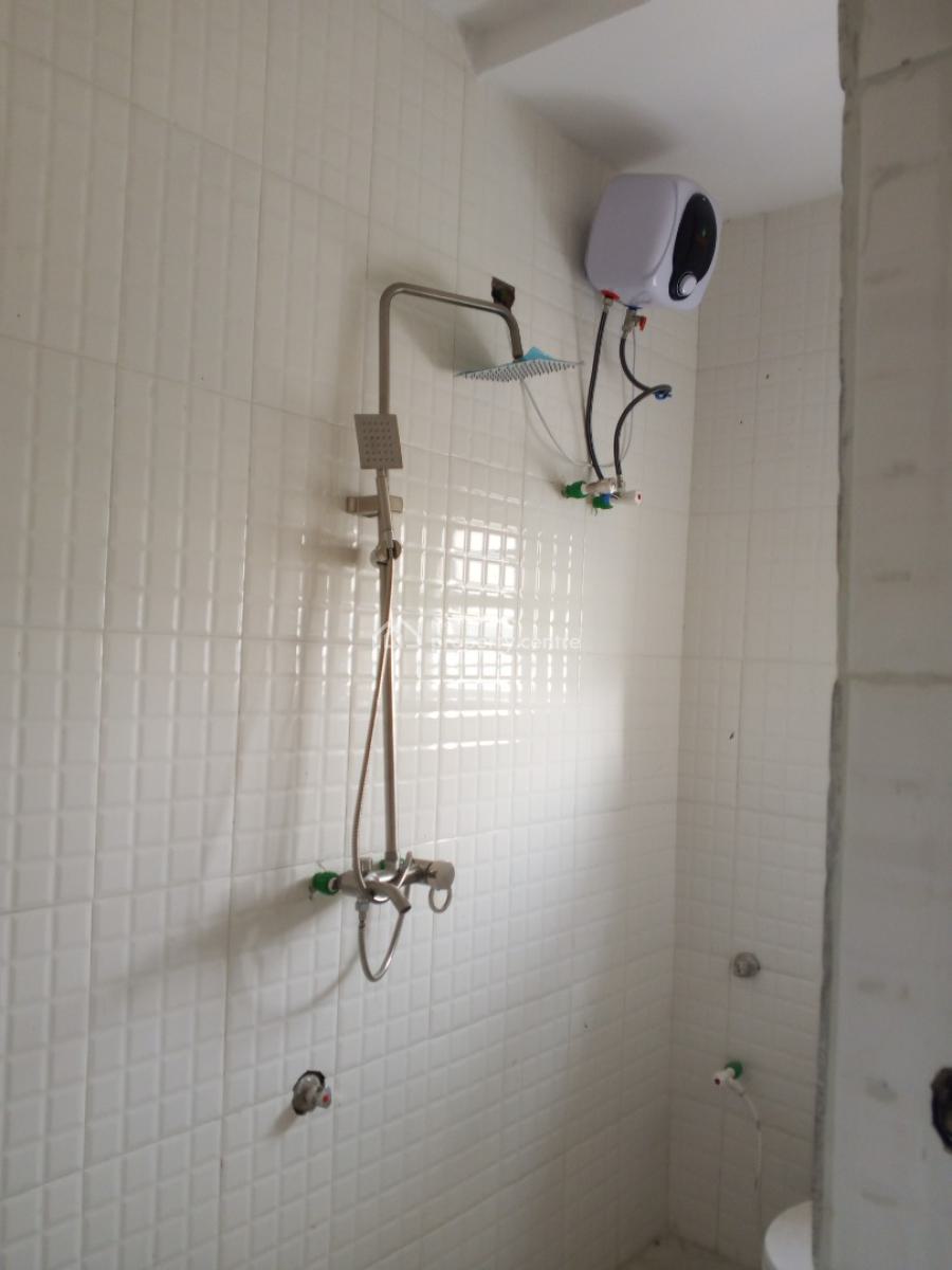 Luxury Newly Built 2 Bedroom Upstairs, Divine Avenue Bucknor Estate, Isolo, Lagos, Flat / Apartment for Rent