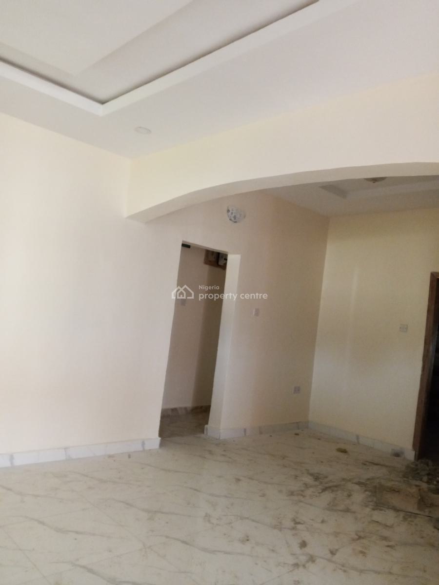 Luxury Newly Built 2 Bedroom Upstairs, Divine Avenue Bucknor Estate, Isolo, Lagos, Flat / Apartment for Rent