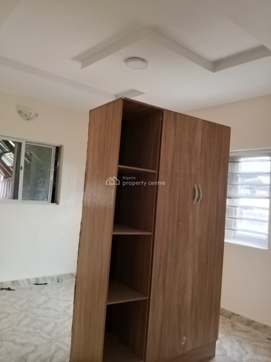 Luxury Newly Built 2 Bedroom Upstairs, Divine Avenue Bucknor Estate, Isolo, Lagos, Flat / Apartment for Rent