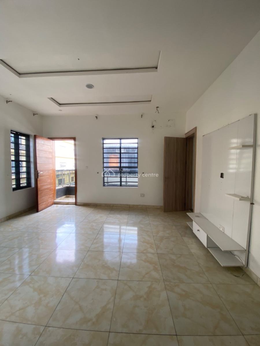 Distress Deal Exquisite 4 Bedroom Semi Detached Duplex with Pool , Gym, Harris Drive, Lekki, Lagos, Semi-detached Duplex for Sale