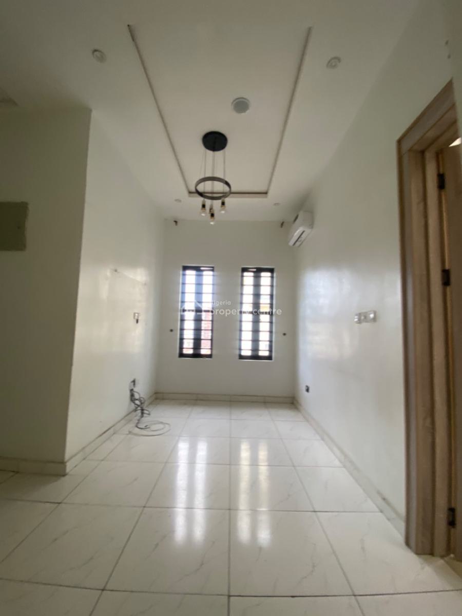 Distress Deal Exquisite 4 Bedroom Semi Detached Duplex with Pool , Gym, Harris Drive, Lekki, Lagos, Semi-detached Duplex for Sale