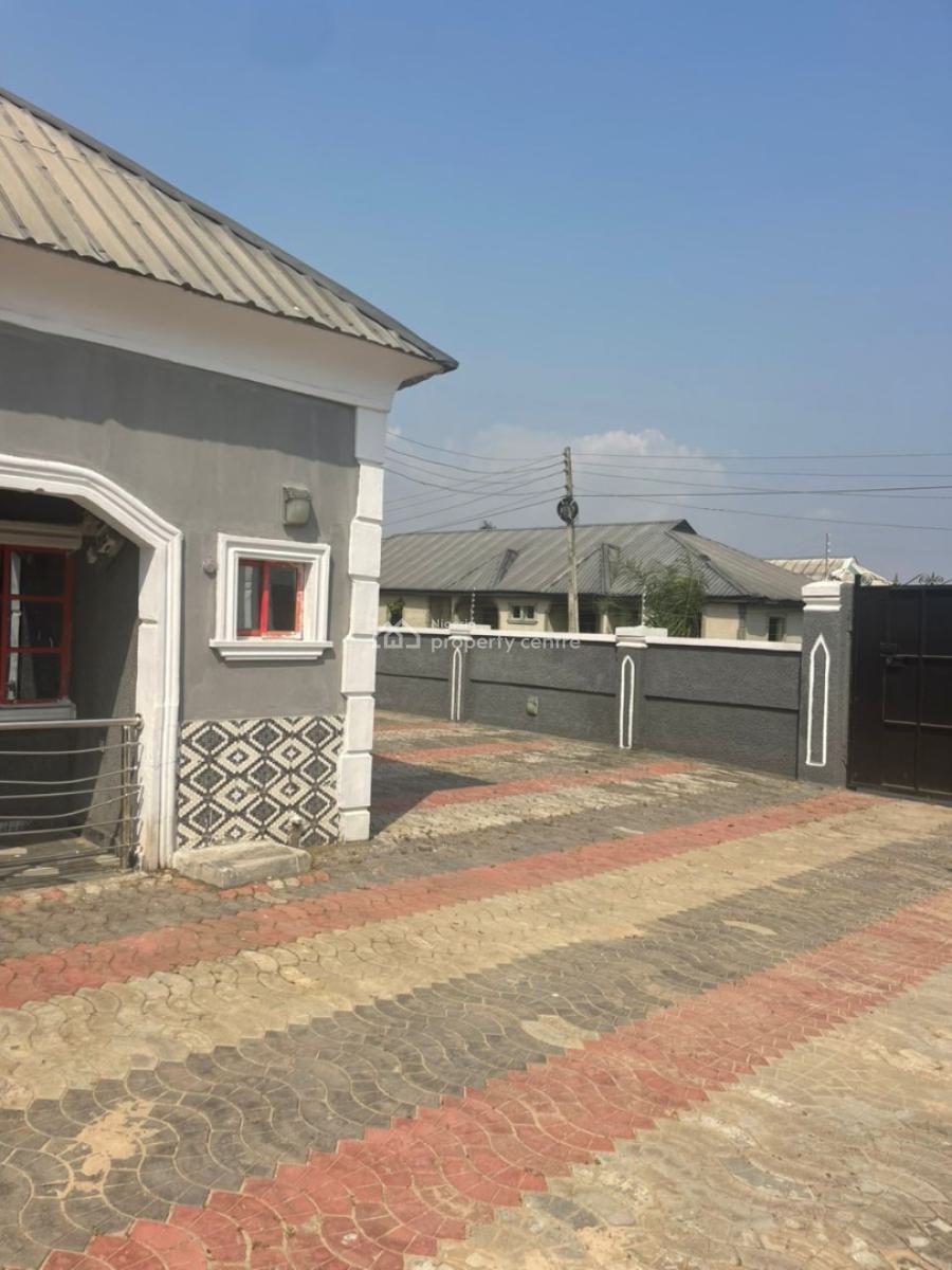 Luxury 6 Bedroom Flat, Ofin Estate, Igbogbo, Ikorodu, Lagos, Block of Flats for Sale