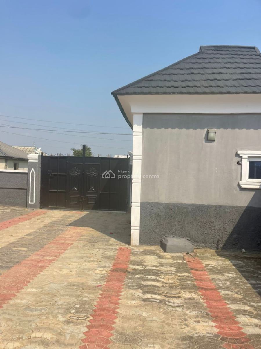 Luxury 6 Bedroom Flat, Ofin Estate, Igbogbo, Ikorodu, Lagos, Block of Flats for Sale