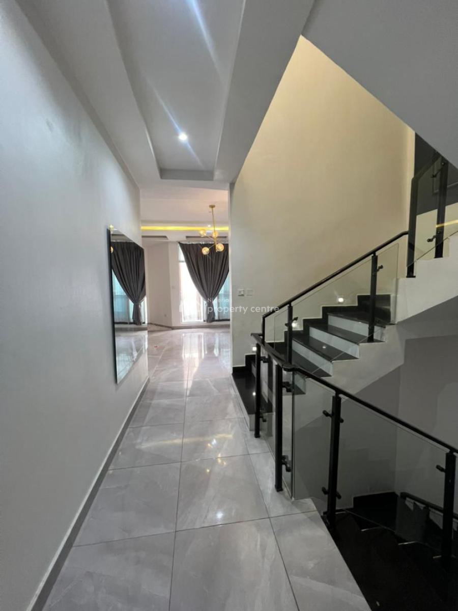 Luxury 2 Bedroom Penthouse with Excellent Facility, Lekki Phase 1, Lekki, Lagos, Flat / Apartment for Rent