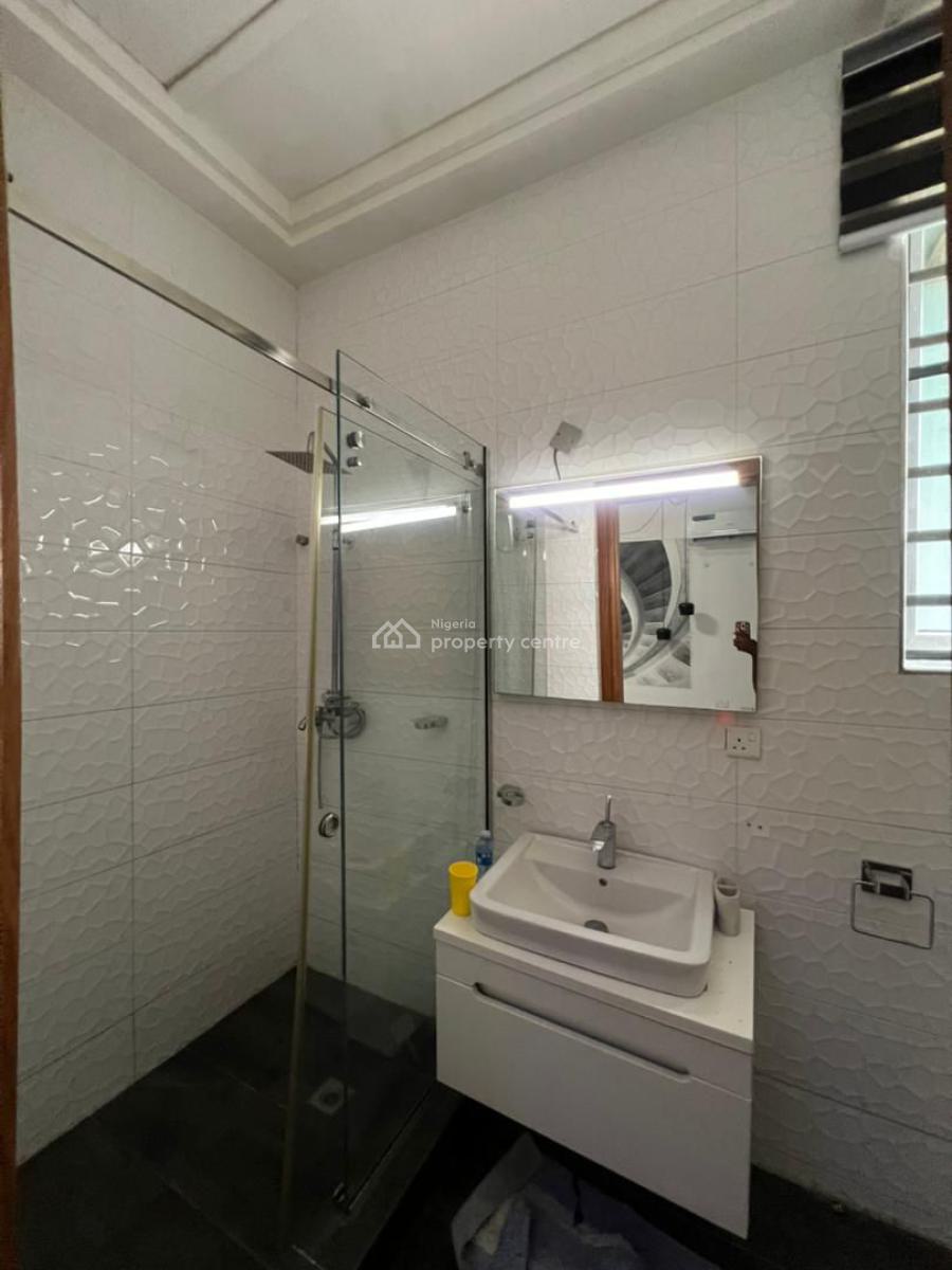 Luxury 2 Bedroom Penthouse with Excellent Facility, Lekki Phase 1, Lekki, Lagos, Flat / Apartment for Rent