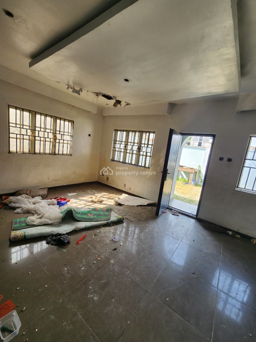 3 Bedroom Detached Bungalow (alone in The Compound), Randle Avenue, Surulere, Lagos, Detached Bungalow for Rent