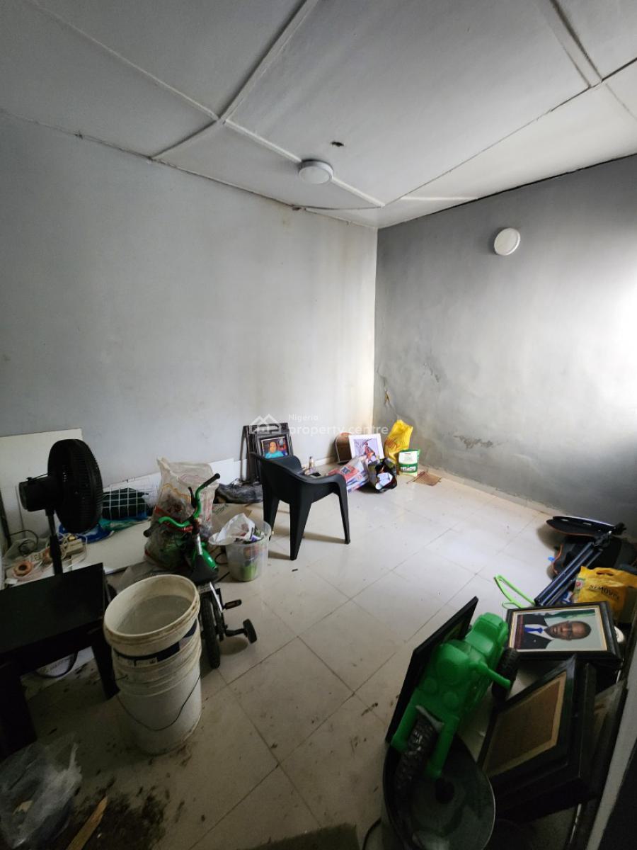 3 Bedroom Detached Bungalow (alone in The Compound), Randle Avenue, Surulere, Lagos, Detached Bungalow for Rent