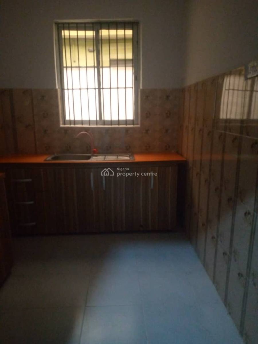 2-bedroom Flat, Oyadiran Estate, Sabo, Yaba, Lagos, Flat / Apartment for Rent