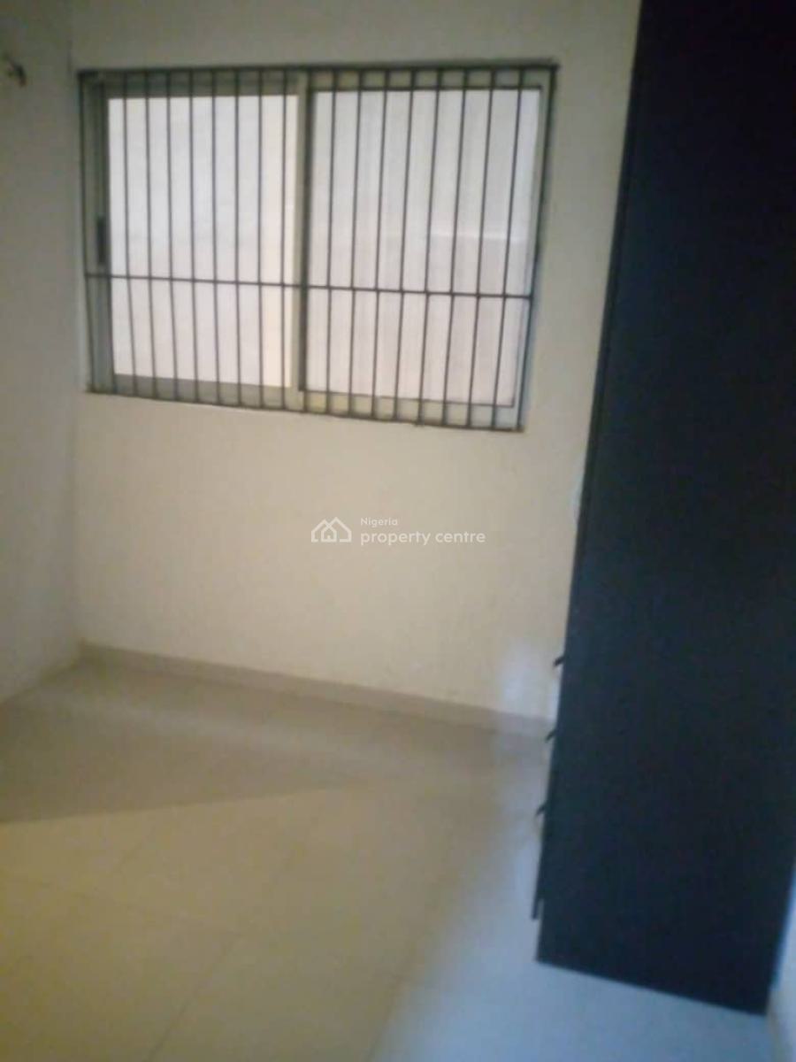 2-bedroom Flat, Oyadiran Estate, Sabo, Yaba, Lagos, Flat / Apartment for Rent