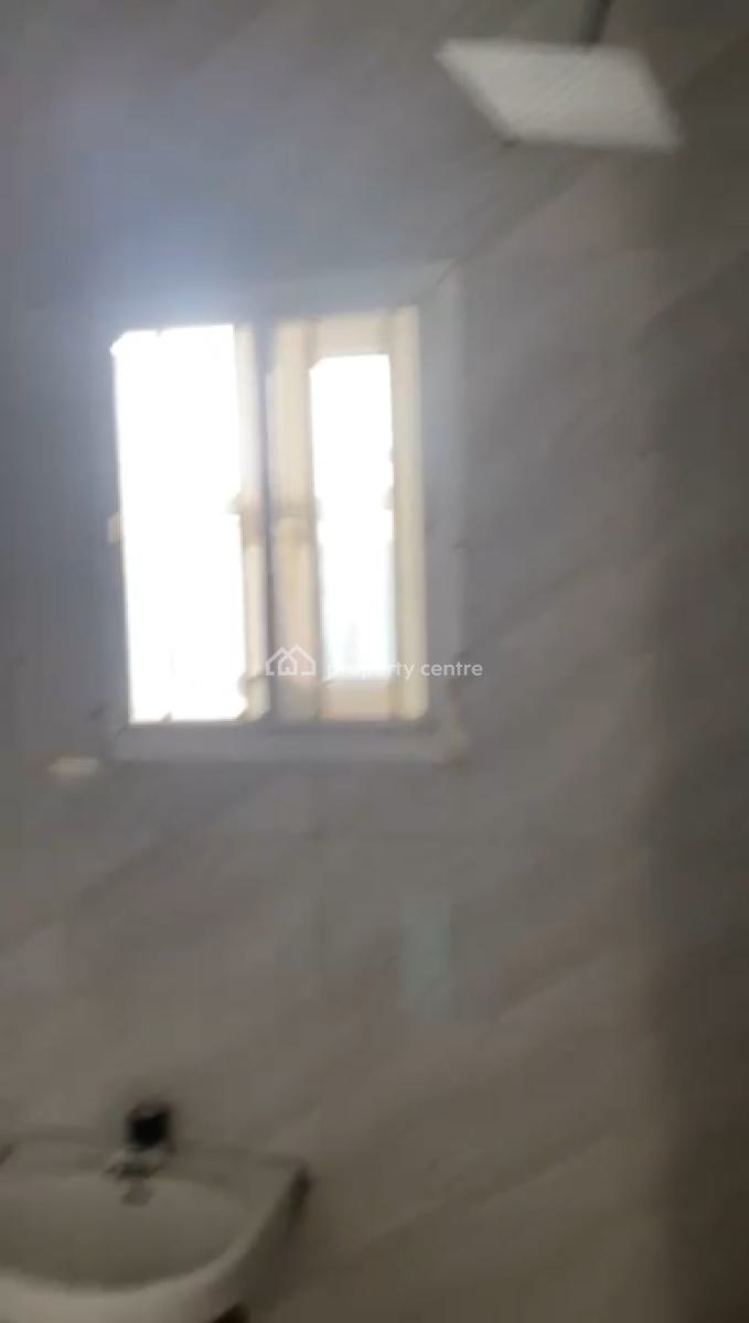 Well Maintained 2 Bedroom Flat, Fidiso Estate, Sangotedo, Ajah, Lagos, Flat / Apartment for Rent