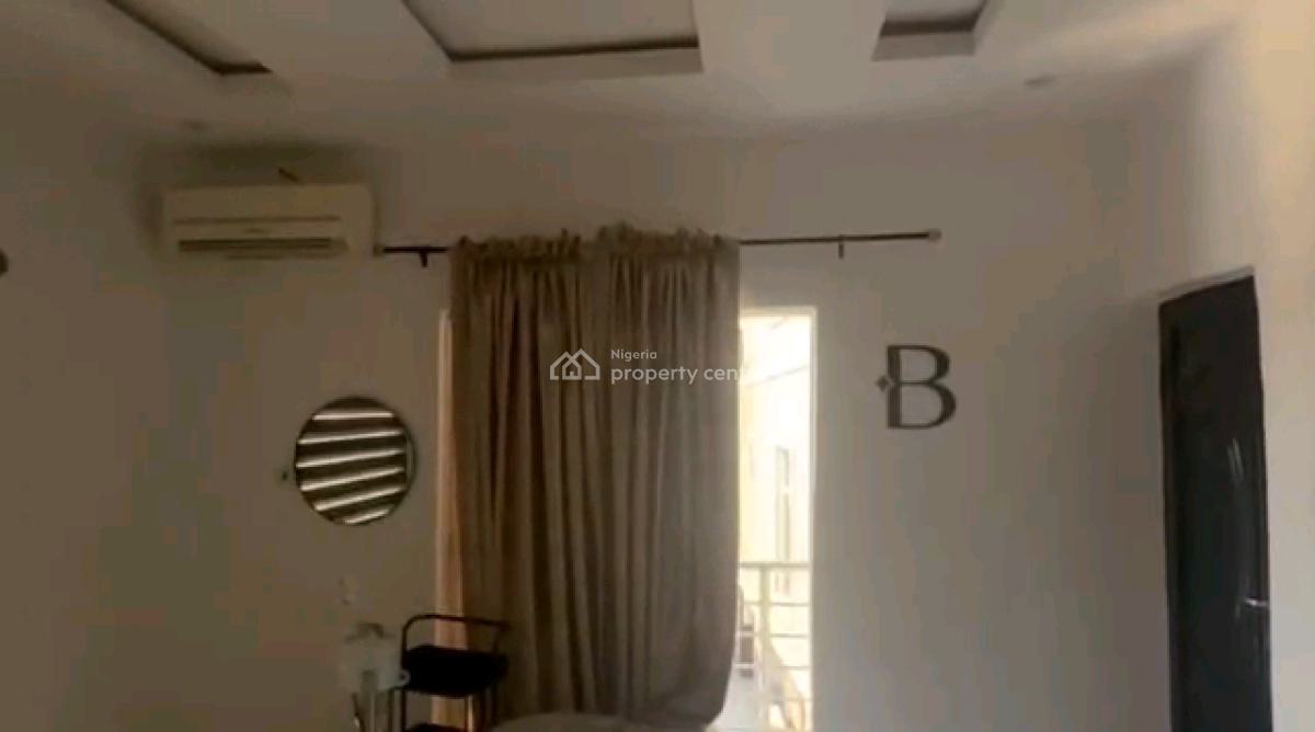 Executive Standard Mini- Flat, Yaba, Lagos, Mini Flat (room and Parlour) for Rent