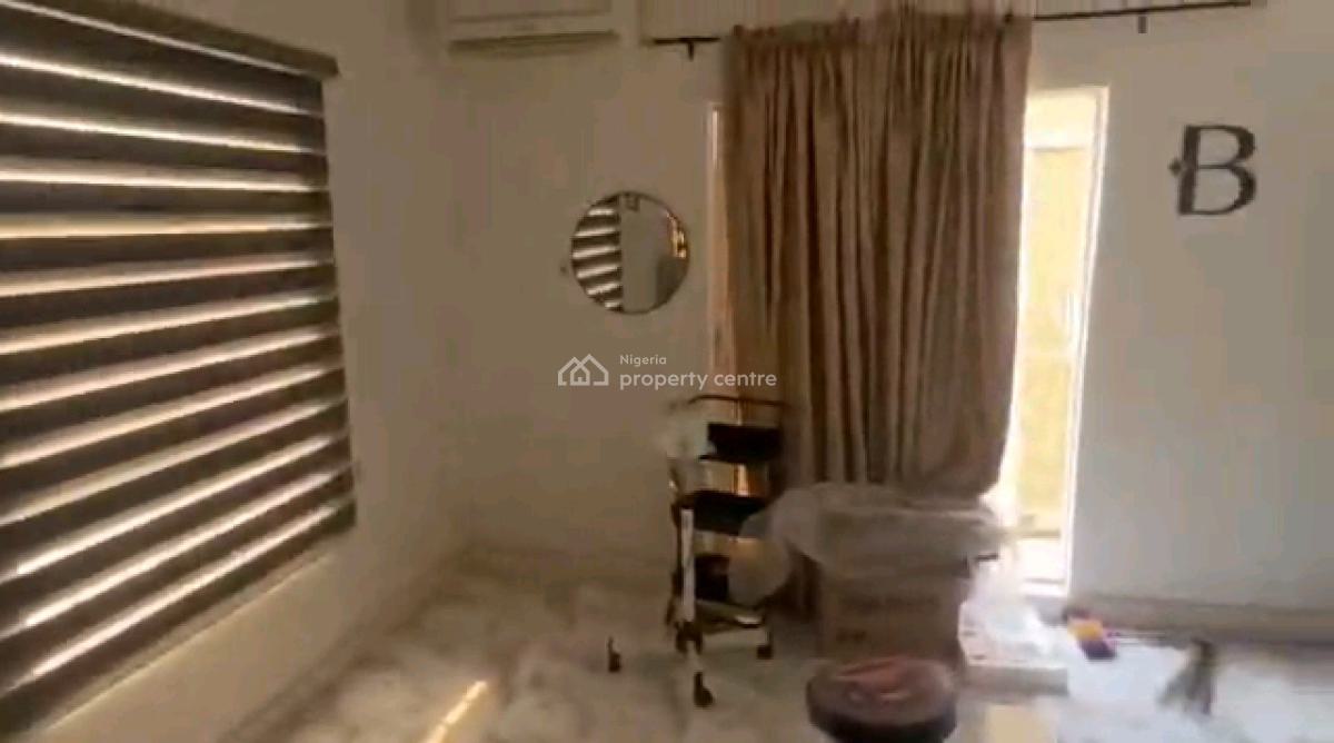 Executive Standard Mini- Flat, Yaba, Lagos, Mini Flat (room and Parlour) for Rent