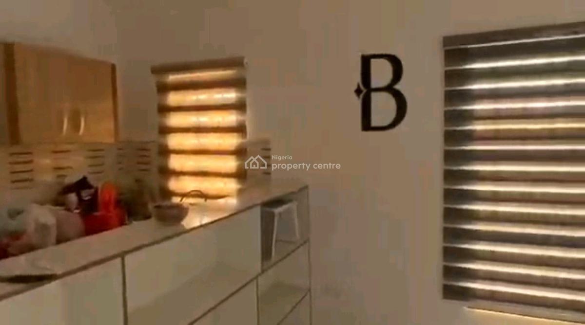 Executive Standard Mini- Flat, Yaba, Lagos, Mini Flat (room and Parlour) for Rent