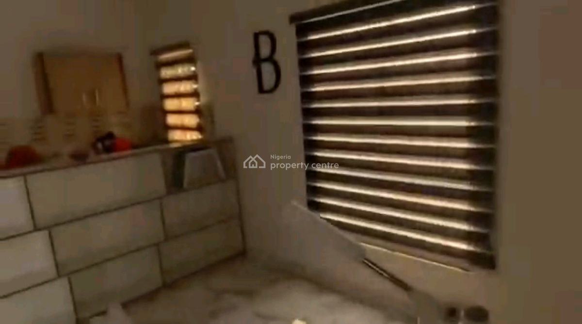 Executive Standard Mini- Flat, Yaba, Lagos, Mini Flat (room and Parlour) for Rent