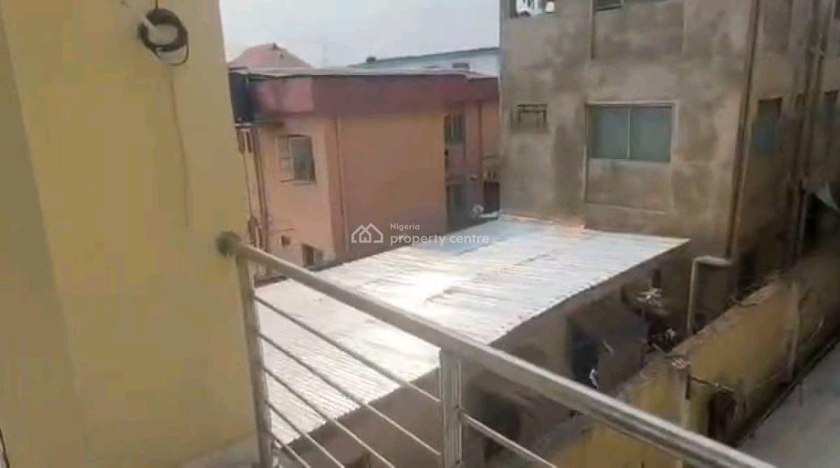 Executive Standard Mini- Flat, Yaba, Lagos, Mini Flat (room and Parlour) for Rent